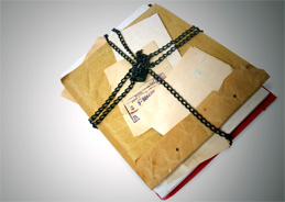 Durch Zufall gerät Kosemund an einen LKW mit Stasi-Akten - für die sich wohl auch andere interessieren...