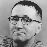 Bertolt Brecht war Dramatiker und Lyriker mit einem steten Hang zur politischen wie kulturellen Revolution