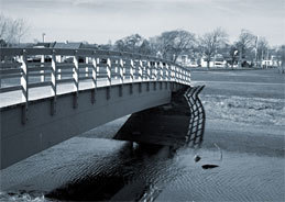 Kommissarin Rita Aitzinger entdeckt eine Leiche am Ufer und muss nun gegen einen Serienkiller ermitteln