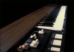 Der Brite Kit Downes stellte in diesem Konzert die Orgel in den Mittelpunkt