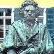 Violinist Pekka Kuusisto und das Mahler Chamber Orchestra mit Beethoven in der Aufführung