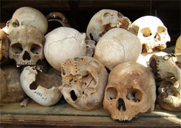 Auch die Killing Fields in Kambodscha, wo die Roten Khmer Hunderttausende Menschen ermordeten, gehören zu den Zielorten des "Dark Tourism"